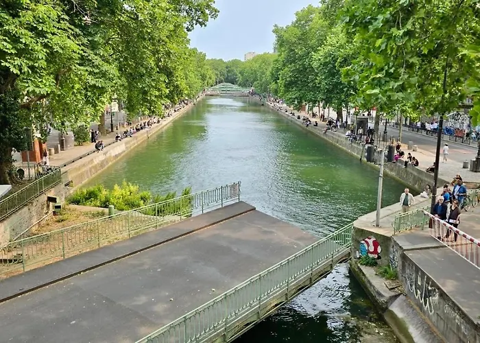 Modulable Au Canal St Martin Paříž